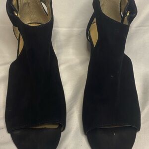 Womans Heels by Adrienne Vittadini Size 8 Black Suede Ankle Strap